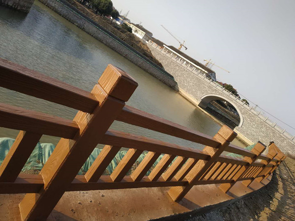 景观河仿木栏杆